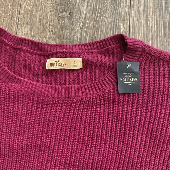 Hollister Sweater - Picture 2 of 4